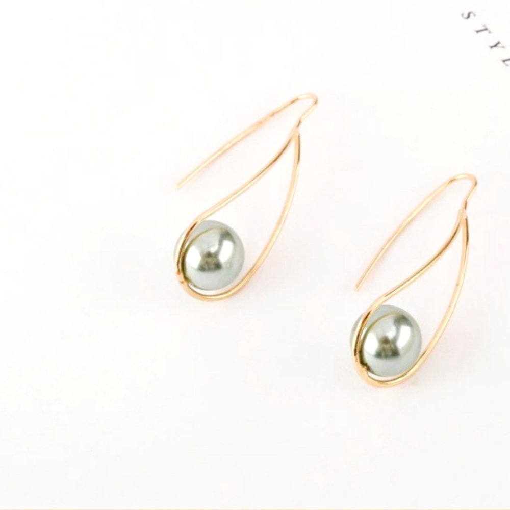 Pearl Drop Earrings